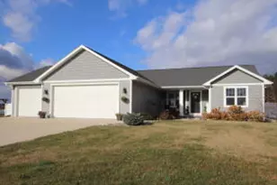536 Deerview Dr, Reedsville, WI 54230 - Photo 1