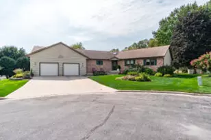 2808 Aster Pl, Onalaska, WI 54650 - Photo 1