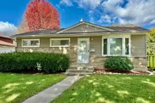 526 Peters Dr, Waukesha, WI 53188 - Photo 1