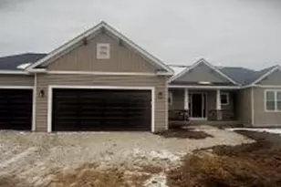 782 Golf Dr, Jefferson, WI 53549 - Photo 1