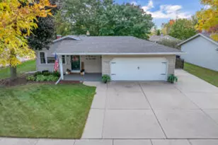 1743 Knoll Crest Dr, Sheboygan, WI 53081 - Photo 1
