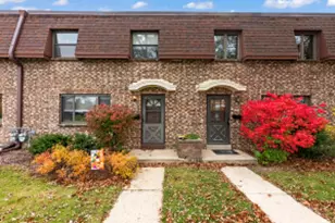 1482 S Coachlight Dr, New Berlin, WI 53151 - Photo 1