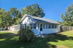 N1469 Moss Dr, Bloomfield, WI 53128 - Photo 1