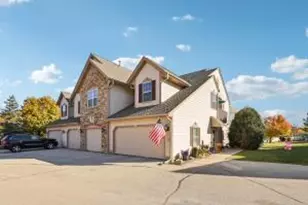 2117 W Vista Bella Dr, Oak Creek, WI 53154 - Photo 1