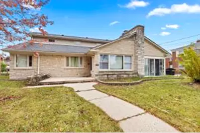 3405 W Lakefield Dr, Milwaukee, WI 53215 - Photo 1