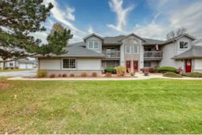 823  Quinlan Dr, Pewaukee, WI 53072 - Photo 1