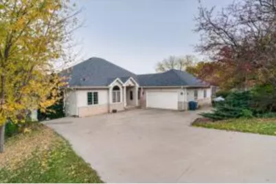 726  4th St, La Crescent, MN 55947 - Photo 1