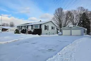 1332 East Ave, Onalaska, WI 54650 - Photo 1