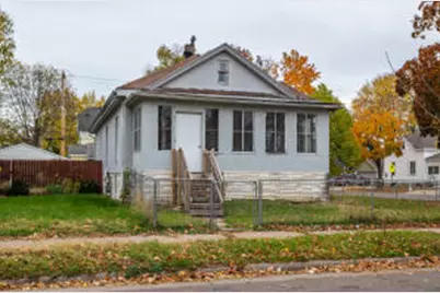 1027  6th St, La Crosse, WI 54601 - Photo 1