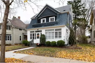 527  15th St, La Crosse, WI 54601 - Photo 1