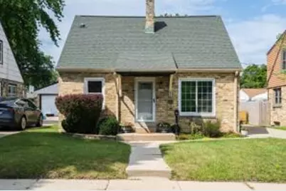 2902 E Allerton Ave, Saint Francis, WI 53235 - Photo 1