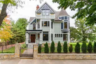 221 10th St, La Crosse, WI 54601 - Photo 1