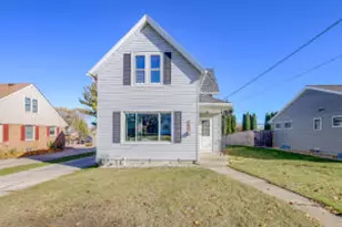 1414 Nagle Ave, Manitowoc, WI 54220 - Photo 1