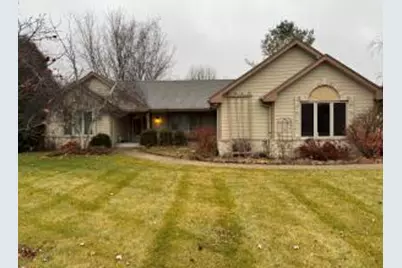 9148  Sunny Ridge Ln, Cedarburg, WI 53012 - Photo 1