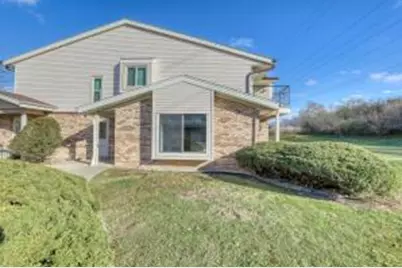 4526 S Greenridge Cir, Greenfield, WI 53220 - Photo 1