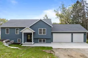 W3813 Magnolia Dr, Geneva, WI 53147 - Photo 1