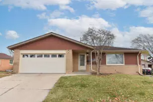 8115 W Acacia St, Milwaukee, WI 53223 - Photo 1