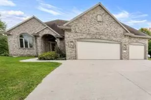 7901 Middle Rd, Manitowoc Rapids, WI 54220 - Photo 1