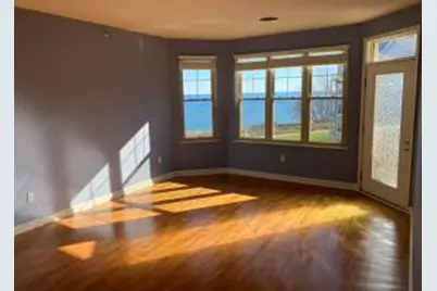 4110 S Lake Dr, Saint Francis, WI 53235 - Photo 1