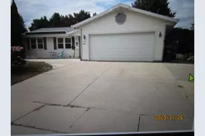 1404  Oak St, Watertown, WI 53098 - Photo 1