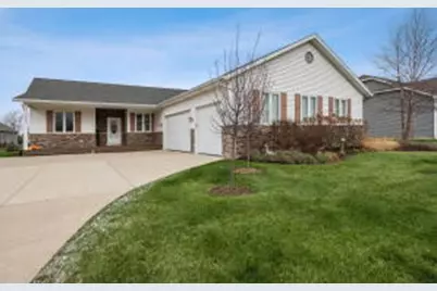 522  Bridgewater Cir, Williams Bay, WI 53191 - Photo 1