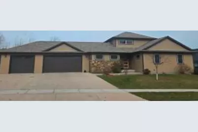 576  Trail Ridge Ln, Plymouth, WI 53073 - Photo 1