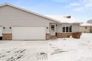 917 10th Ave, Onalaska, WI 54650 - Photo 1