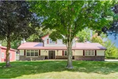 31700  118th St, Randall, WI 53181 - Photo 1