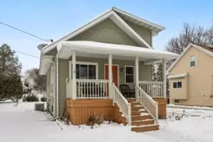 154 Mckinley St, Valders, WI 54245 - Photo 1