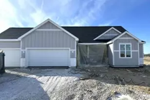 469 Limestone Ln, Slinger, WI 53086 - Photo 1