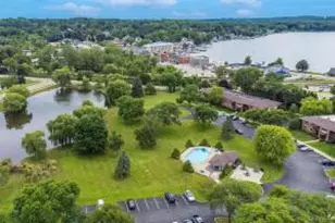 339 Park Hill Dr, Pewaukee, WI 53072 - Photo 1