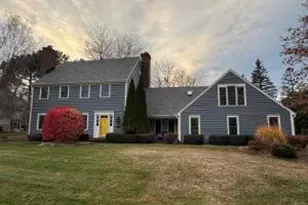 9719 N Lamplighter Ln, Mequon, WI 53092 - Photo 1