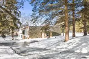 2231 N Glendale Rd, Summit, WI 53066 - Photo 1