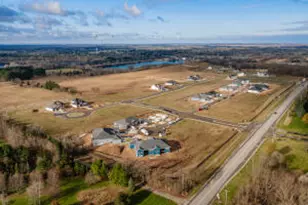 413 Ingleside Ct, Dousman, WI 53066 - Photo 1