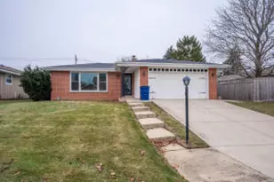 110 Crab Tree Ln, Racine, WI 53406 - Photo 1
