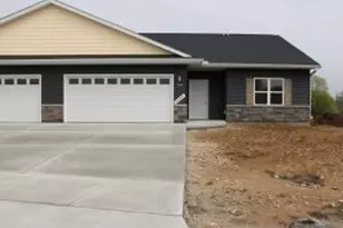 1350 Kettle Dr, Kewaskum, WI 53040 - Photo 1