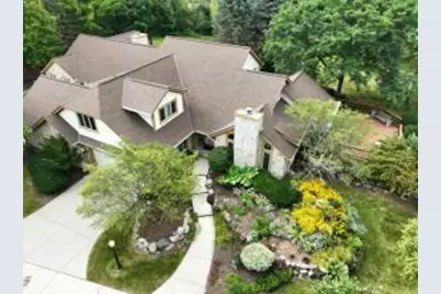 N19W22081  Fox View Ct, Pewaukee, WI 53186 - Photo 1