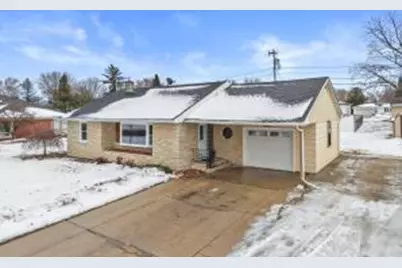 817  Scott St, Beaver Dam, WI 53916 - Photo 1