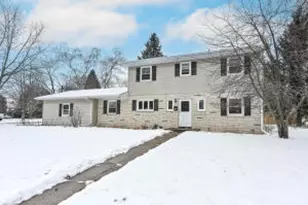 526 W Jefferson St, Port Washington, WI 53074 - Photo 1