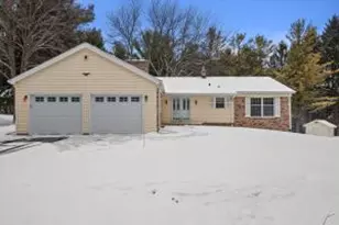 11120 Hidden Valley Dr, Cedarburg, WI 53012 - Photo 1