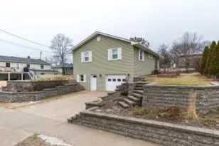 215 Poplar St, Onalaska, WI 54650 - Photo 1