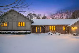 279 High Forest Dr, Grafton, WI 53012 - Photo 1