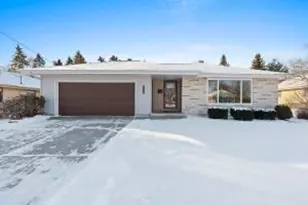 2003 Richmond Ave, Manitowoc, WI 54220 - Photo 1