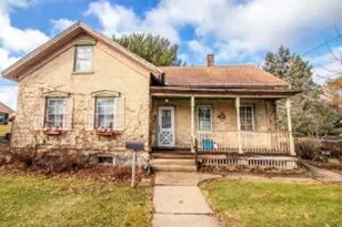 1412 S 9th St, Watertown, WI 53094 - Photo 1