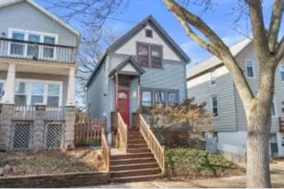 1751 N Franklin Pl, Milwaukee, WI 53202 - Photo 1