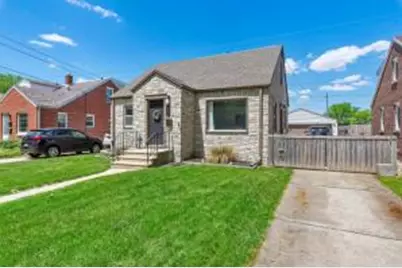 424 E Waterford Ave, Milwaukee, WI 53207 - Photo 1