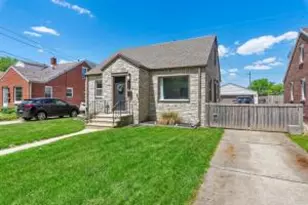 424 E Waterford Ave, Milwaukee, WI 53207 - Photo 1