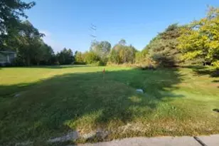 11223 N Westwood Circle, Mequon, WI 53097 - Photo 1