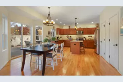 699 S Stone Ridge Dr, Lake Geneva, WI 53147 - Photo 10