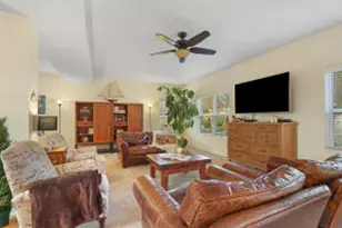 699 S Stone Rdg Dr, Lake Geneva, WI 53147 - Photo 8